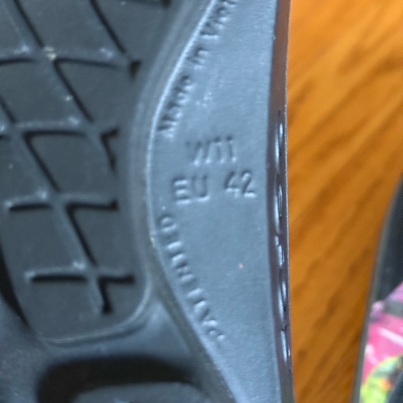 OOFOS Oolala Limited Edition Neon Rose Women's Flip Flop Sandals Size 42 - Picture 7 of 8